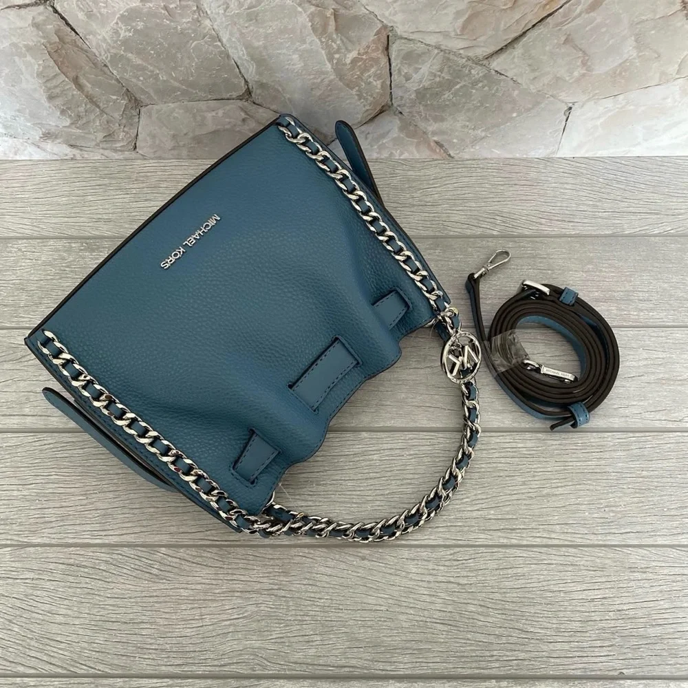 Michael Kors Mina Small Blue Crossbody Bag with Chain Detail - Picture 6 of 8